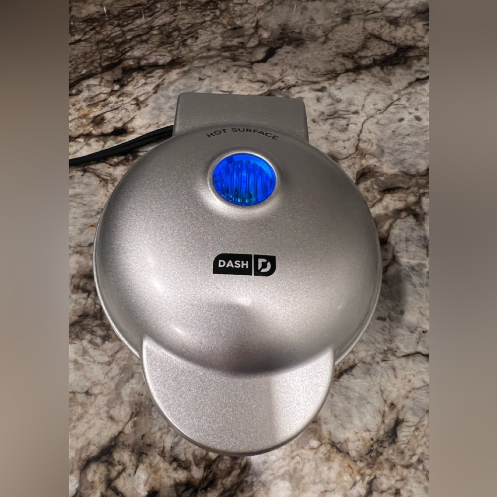 Dash Silver Mini Waffle Maker